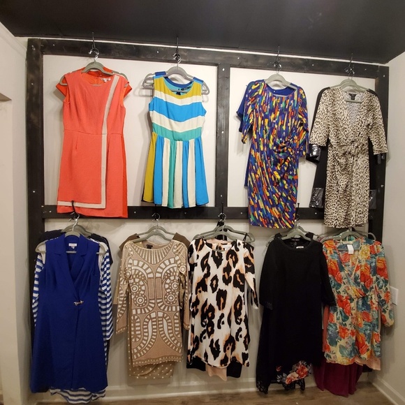 Dresses - Picture 1 of 1